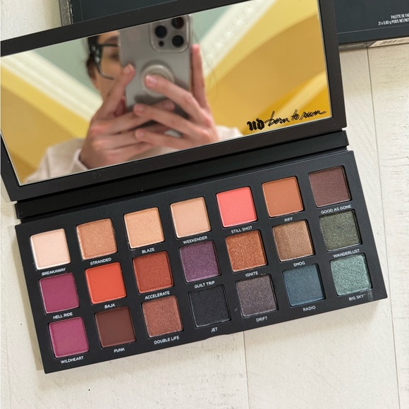 URBAN DECAY born to run eyeshadow palette - Picture 3 of 6